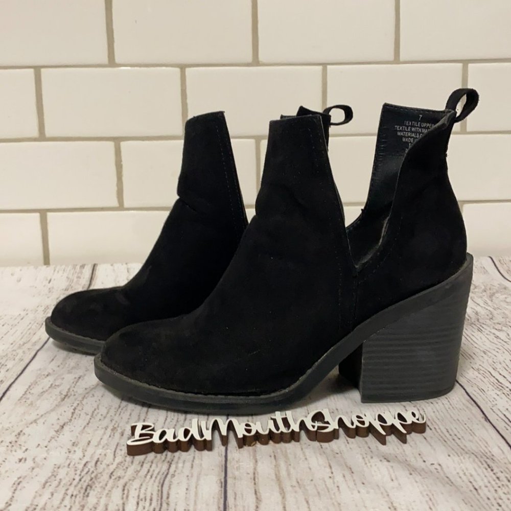 Mossimo Target Cutout Style Black Suede Booties Heels